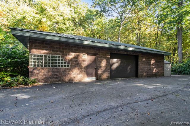 4352 Fenton Road, Hartland, MI 48353