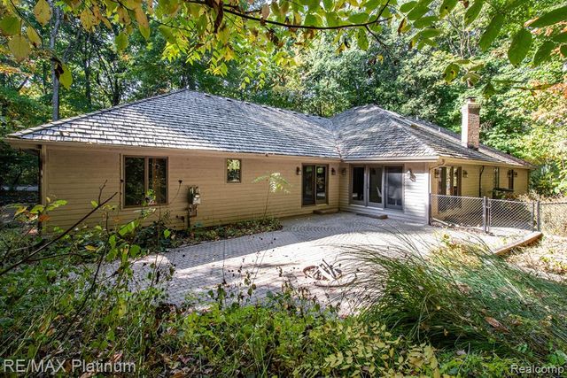 4352 Fenton Road, Hartland, MI 48353