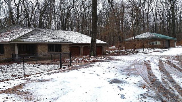 4352 Fenton Road, Hartland, MI 48353