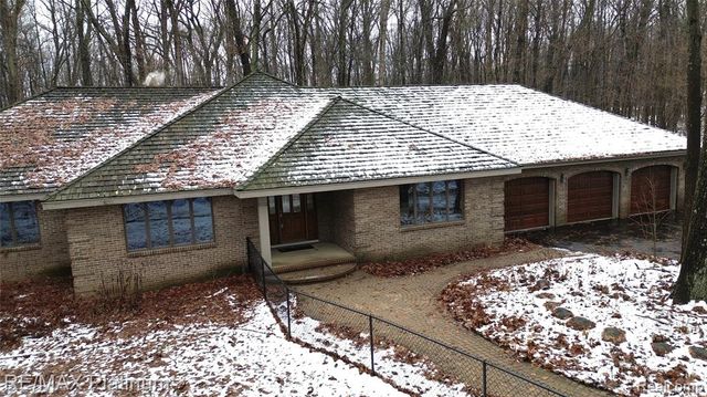 4352 Fenton Road, Hartland, MI 48353