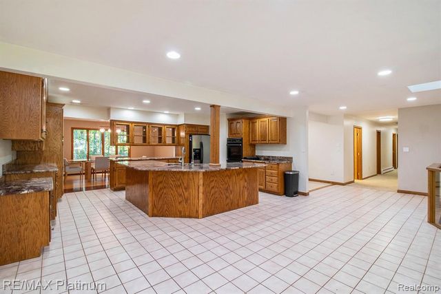 4352 Fenton Road, Hartland, MI 48353