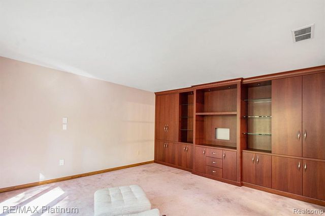 4352 Fenton Road, Hartland, MI 48353