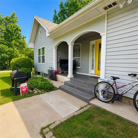 1008 N D Street, Rogers, AR 72756