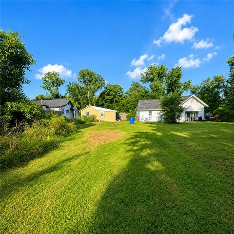 1008 N D Street, Rogers, AR 72756