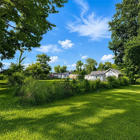 1008 N D Street, Rogers, AR 72756