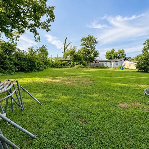 1008 N D Street, Rogers, AR 72756