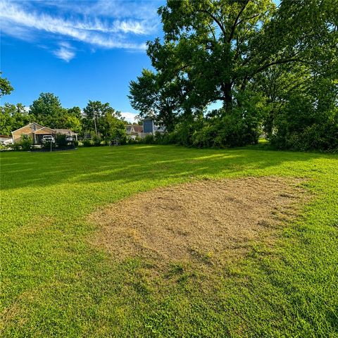 1008 N D Street, Rogers, AR 72756
