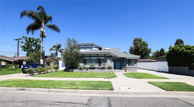 633 N Orange Street, Orange, CA 92867
