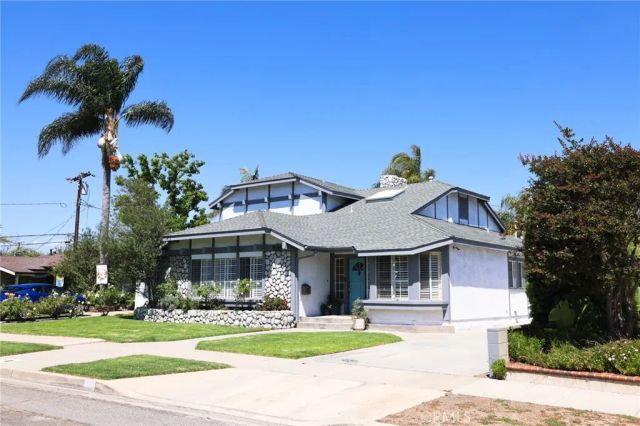 633 N Orange Street, Orange, CA 92867
