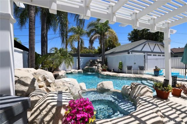 633 N Orange Street, Orange, CA 92867