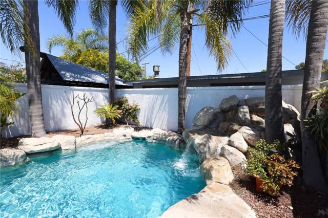 633 N Orange Street, Orange, CA 92867