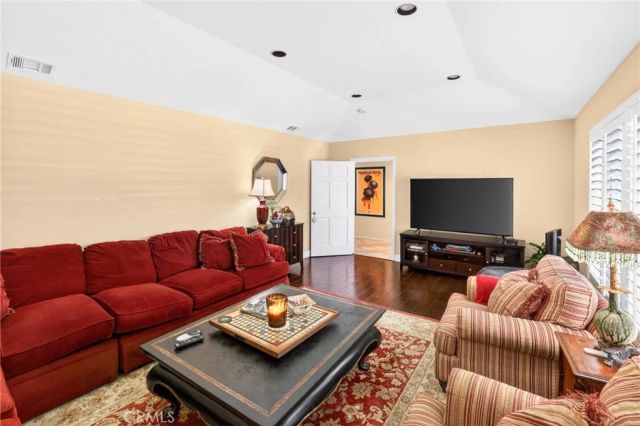 633 N Orange Street, Orange, CA 92867