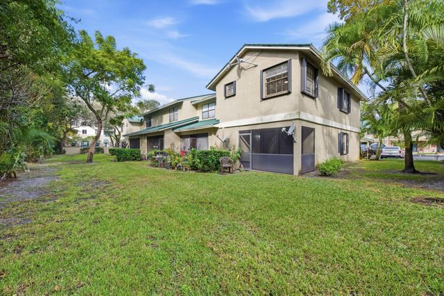 454 Westree Lane, Plantation, FL 33324