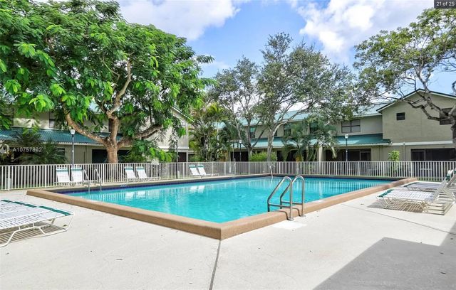 454 Westree Lane, Plantation, FL 33324