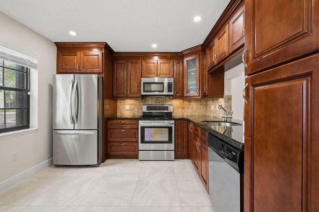 454 Westree Lane, Plantation, FL 33324