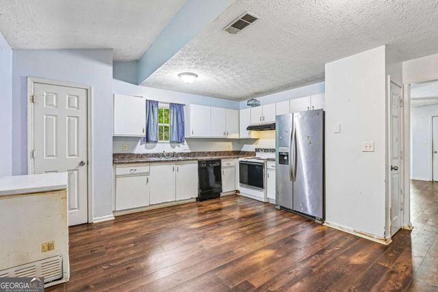 638 Waynes Court SE, Atlanta, GA 30354