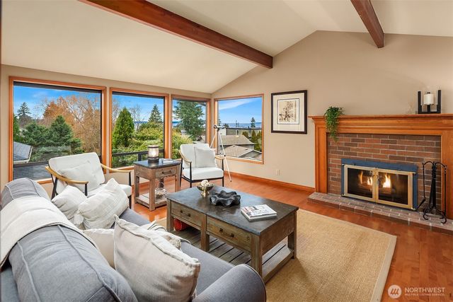 902 7th Avenue S, Edmonds, WA 98020