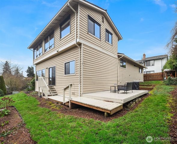 902 7th Avenue S, Edmonds, WA 98020