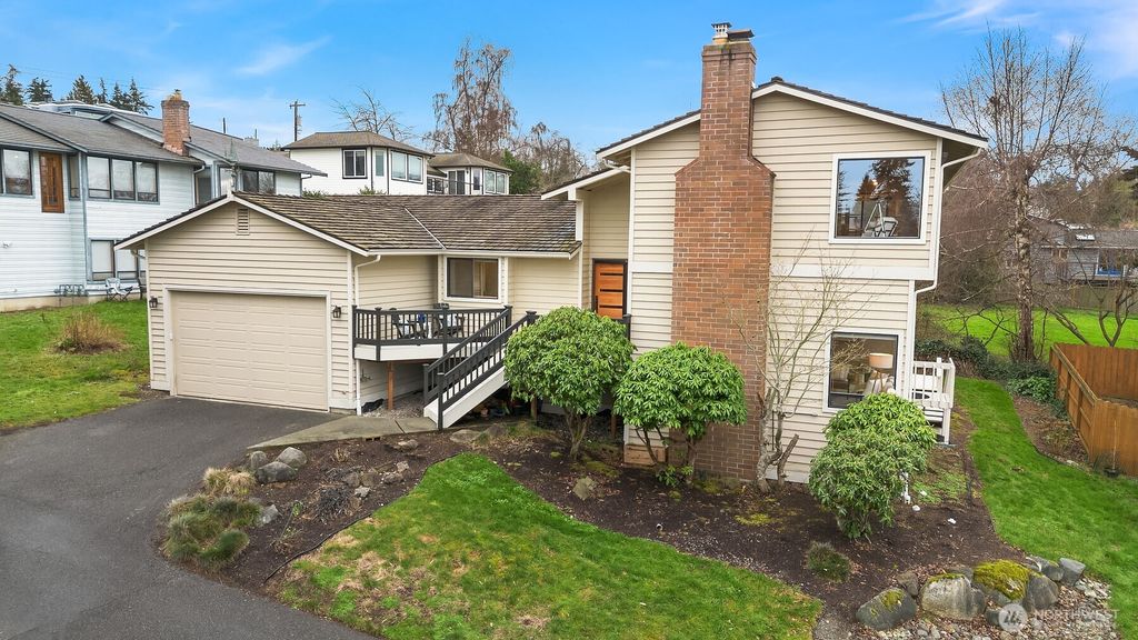 902 7th Avenue S, Edmonds, WA 98020