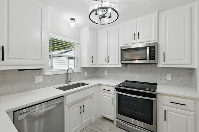 8609 Main Street, North Richland Hills, TX 76182