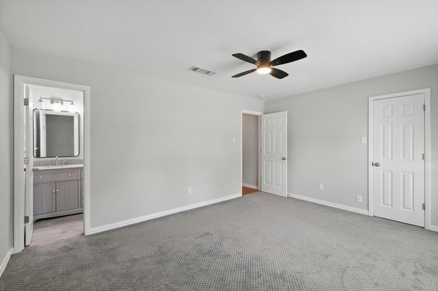 8609 Main Street, North Richland Hills, TX 76182