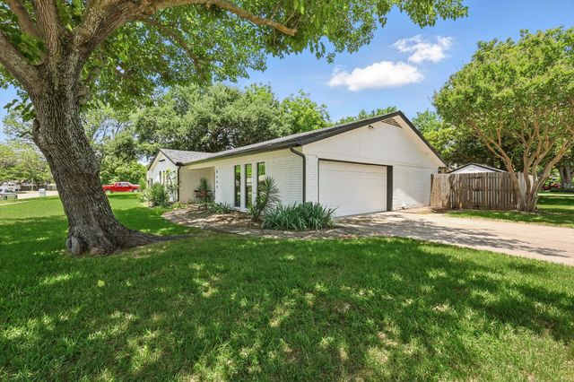 8609 Main Street, North Richland Hills, TX 76182