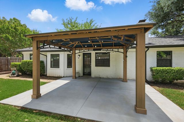 8609 Main Street, North Richland Hills, TX 76182