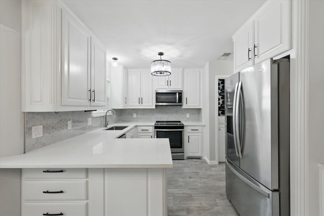 8609 Main Street, North Richland Hills, TX 76182