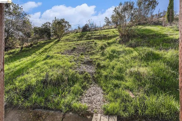 5490 Lenora Rd, Richmond, CA 94803