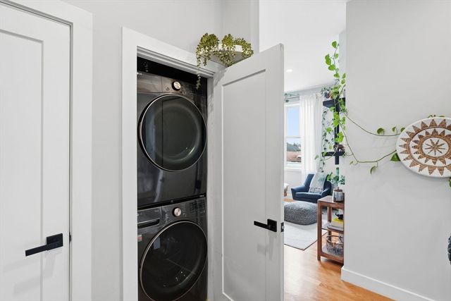 181 Cowper St 302, Boston, MA 02128