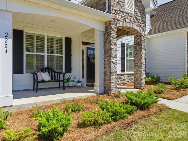 2204 Skybrook Oaks Drive, Huntersville, NC 28078