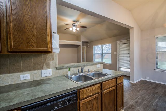 8960 Riscky Trail, Fort Worth, TX 76244