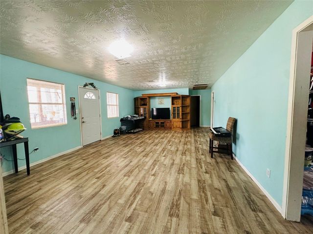 290 Humbird, Cleveland, TX 77328