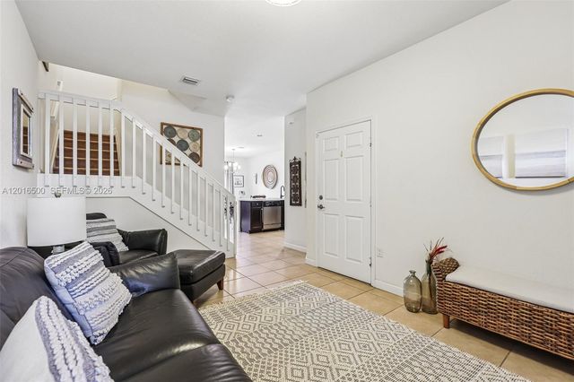 284 SE 37th Ter, Homestead, FL 33033