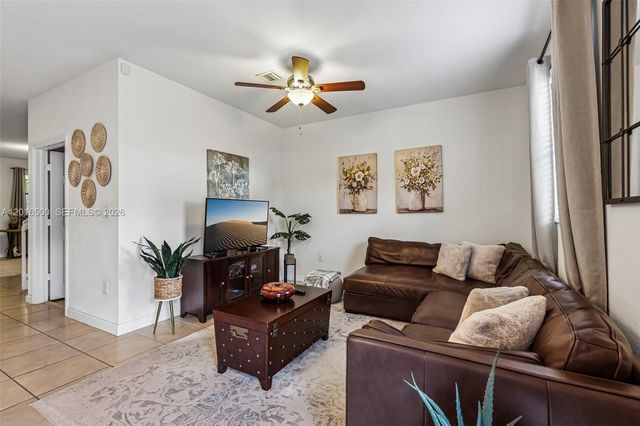 284 SE 37th Ter, Homestead, FL 33033