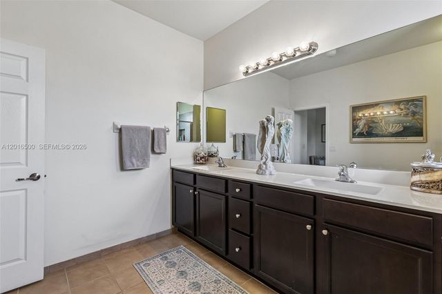 284 SE 37th Ter, Homestead, FL 33033
