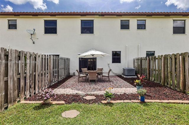 284 SE 37th Ter, Homestead, FL 33033