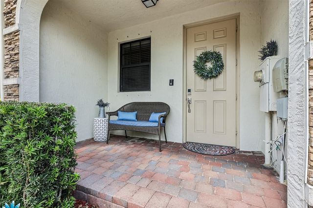 284 SE 37th Ter, Homestead, FL 33033