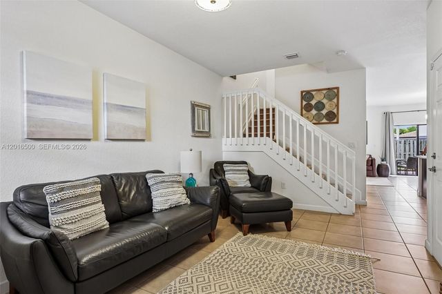 284 SE 37th Ter, Homestead, FL 33033