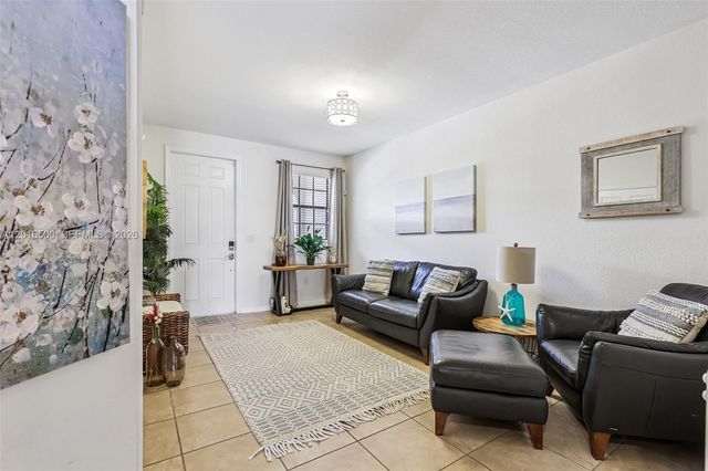 284 SE 37th Ter, Homestead, FL 33033