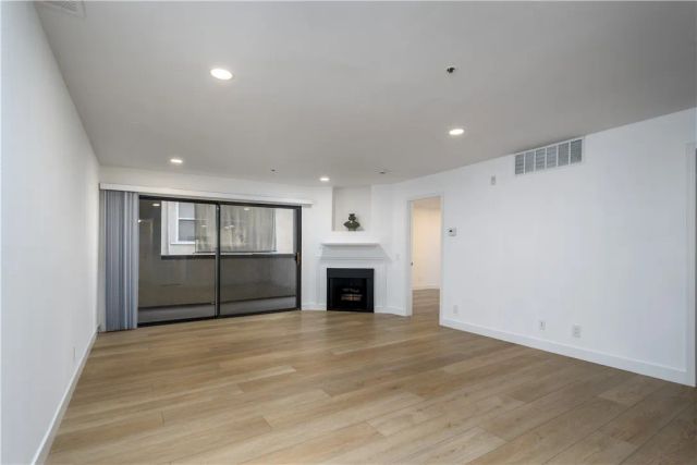 35 Linden, Long Beach, CA 90802