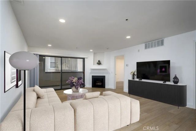 35 Linden, Long Beach, CA 90802