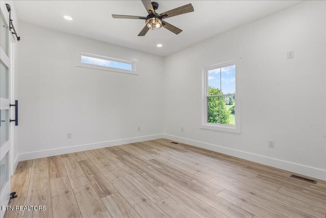 225 Summit Rd, Madisonville, TN 37354