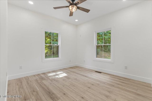 225 Summit Rd, Madisonville, TN 37354