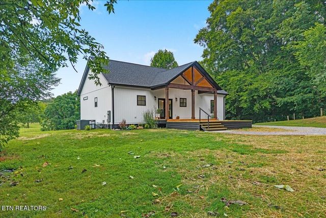 225 Summit Rd, Madisonville, TN 37354