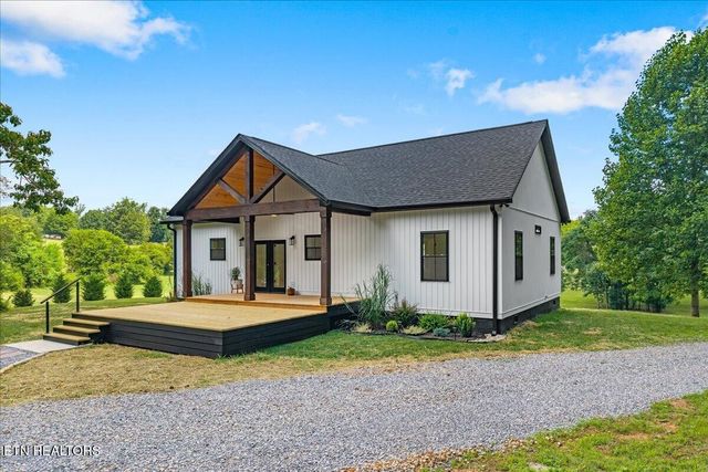225 Summit Rd, Madisonville, TN 37354