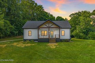 225 Summit Rd, Madisonville, TN 37354