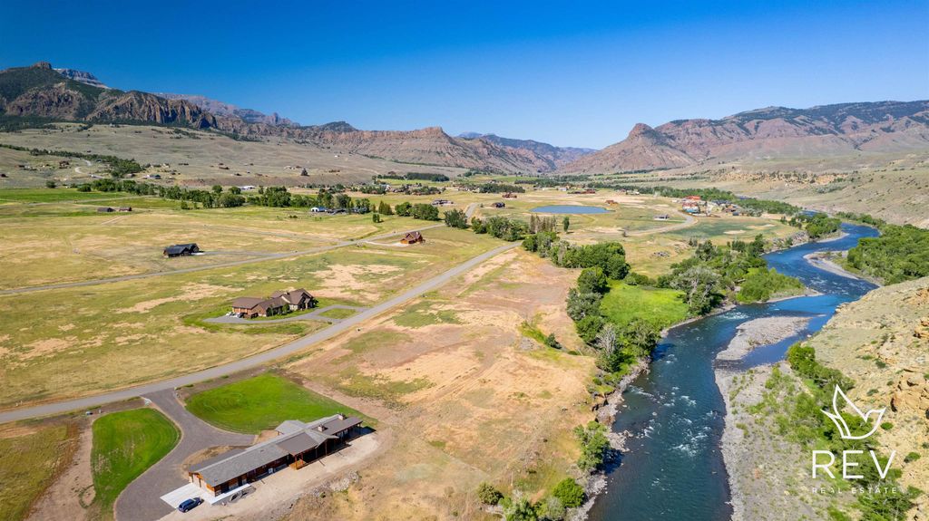 92 Big Creek Dr, Cody, WY 82414 photo 2