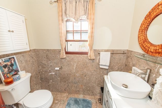 35 Waughaw Rd, Montville Twp., NJ 07082