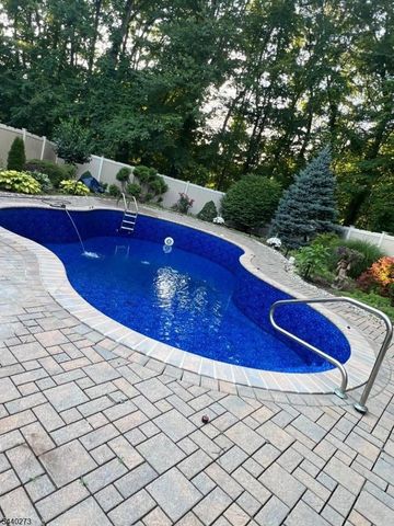 35 Waughaw Rd, Montville Twp., NJ 07082